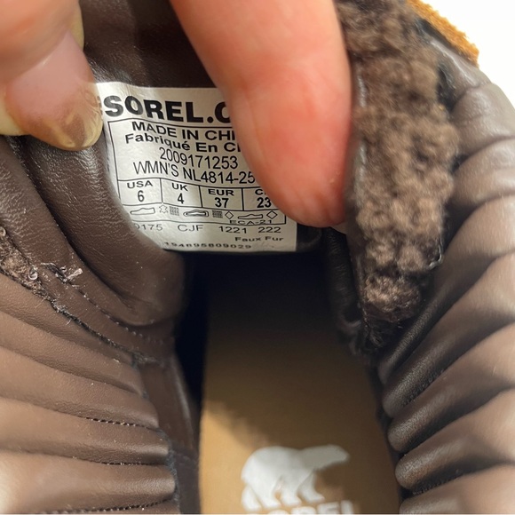 Sorel boots Size 6 - Picture 11 of 12